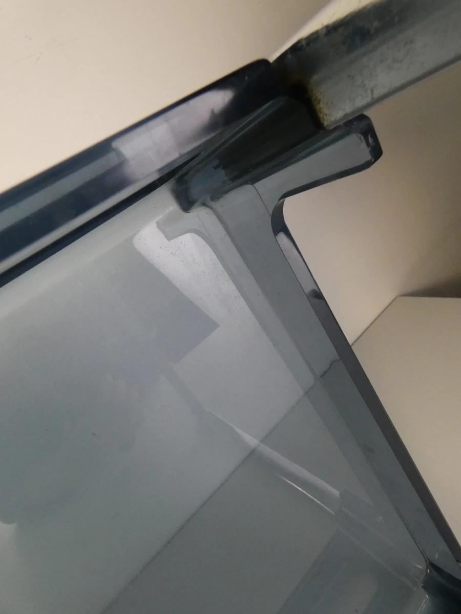 Transparant bijzettafeltje met metalen frame