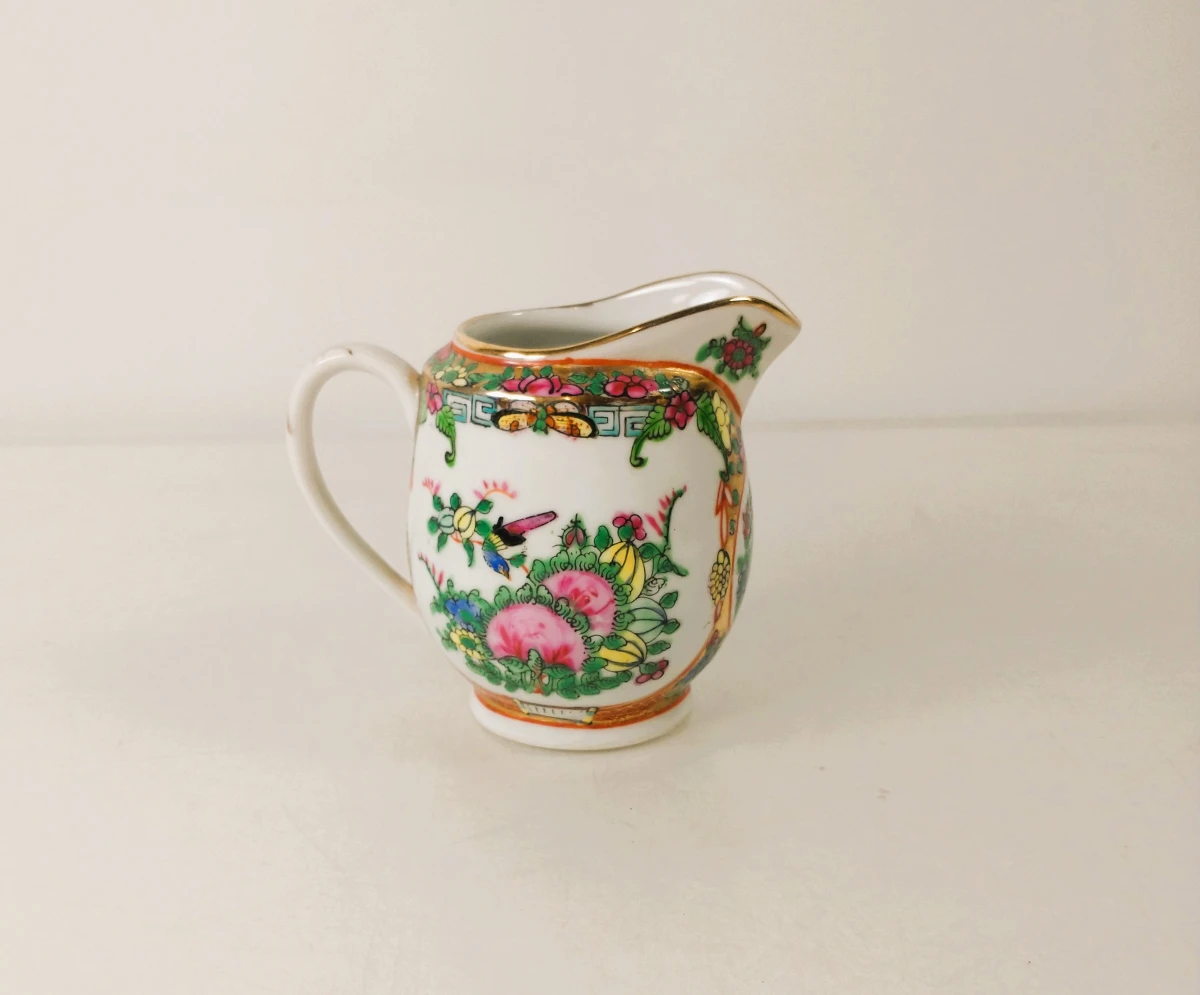 8-delig porseleinen koffieservies in Chinese famille rose of Rose Medallion-stijl