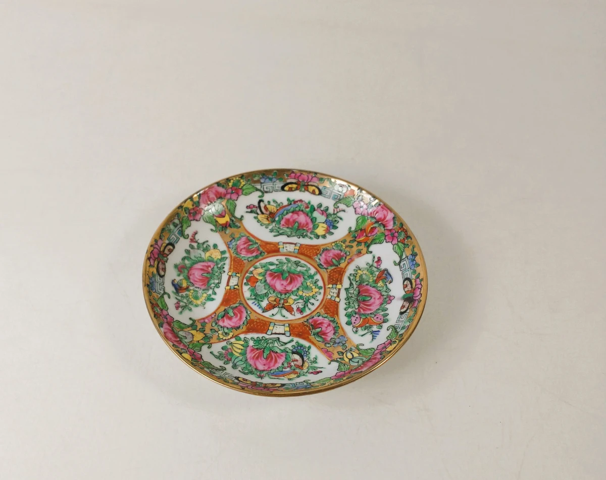 8-delig porseleinen koffieservies in Chinese famille rose of Rose Medallion-stijl