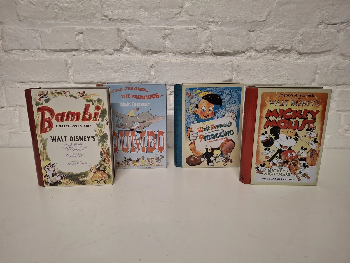 Set van 4 vintage Walt Disney  boekcovers