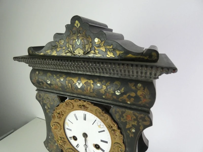 Vintage decoratieve kolompendule