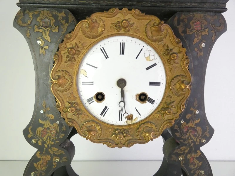 Vintage decoratieve kolompendule