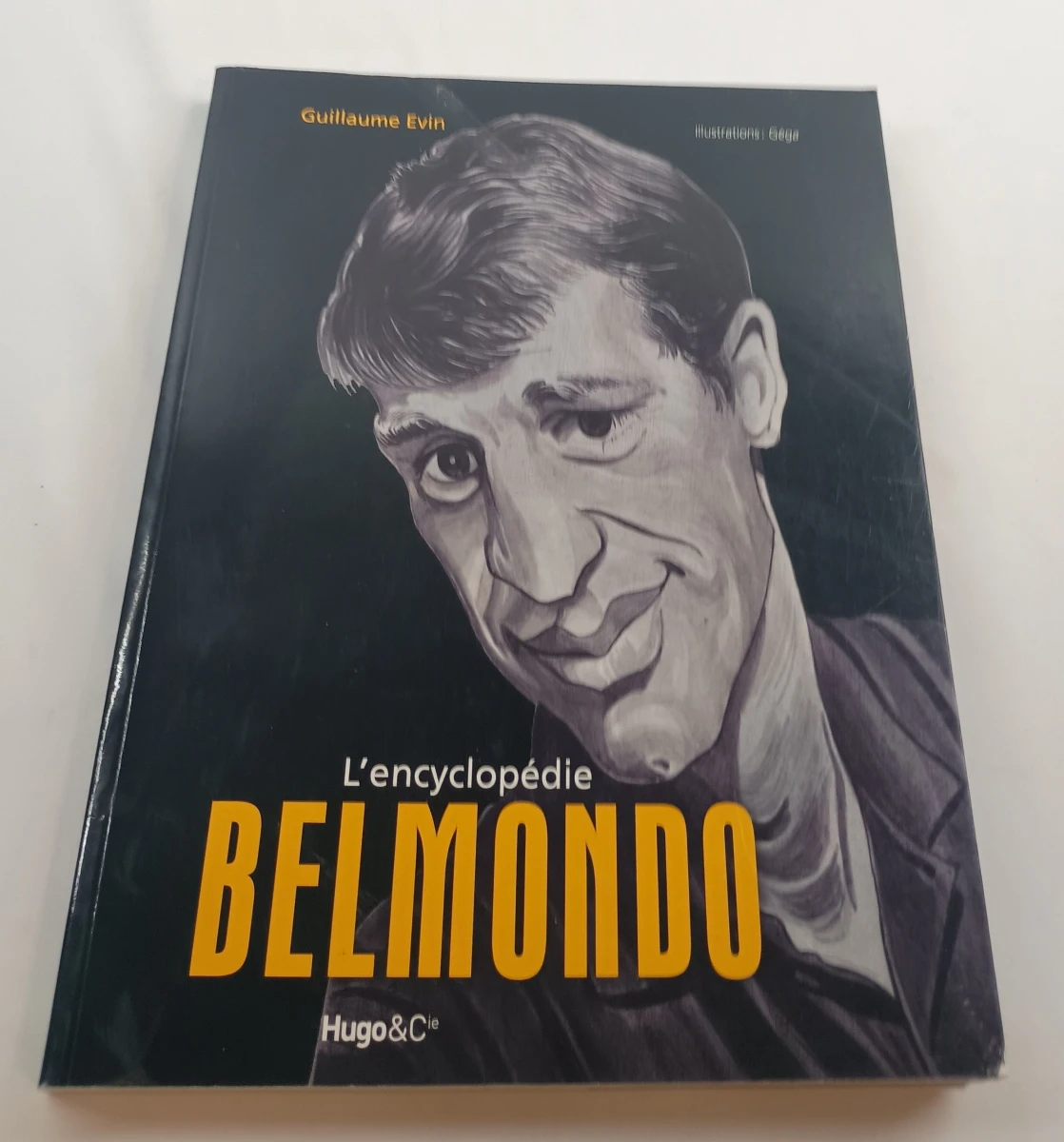 Groot lot boeken, tijdschriften en poster over Jean-Paul Belmondo