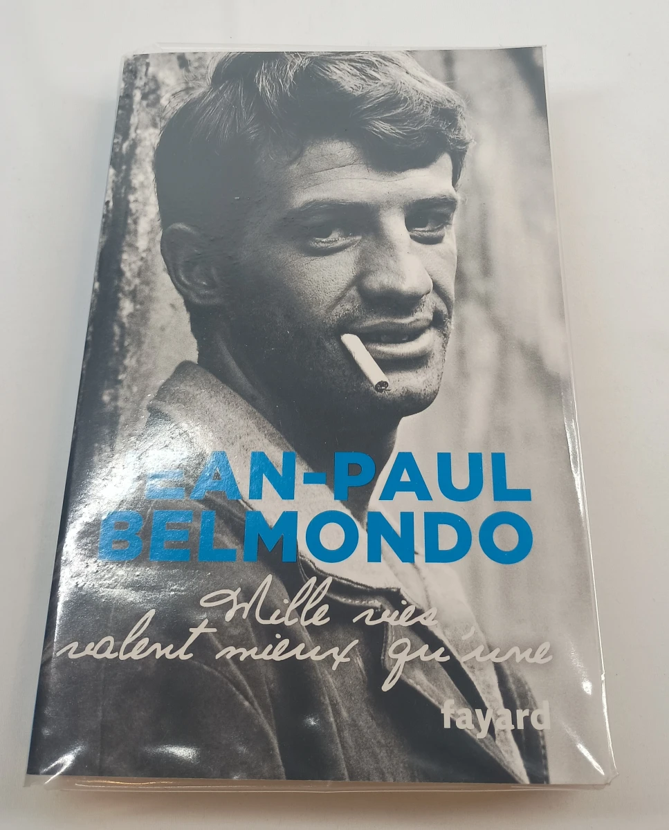 Groot lot boeken, tijdschriften en poster over Jean-Paul Belmondo
