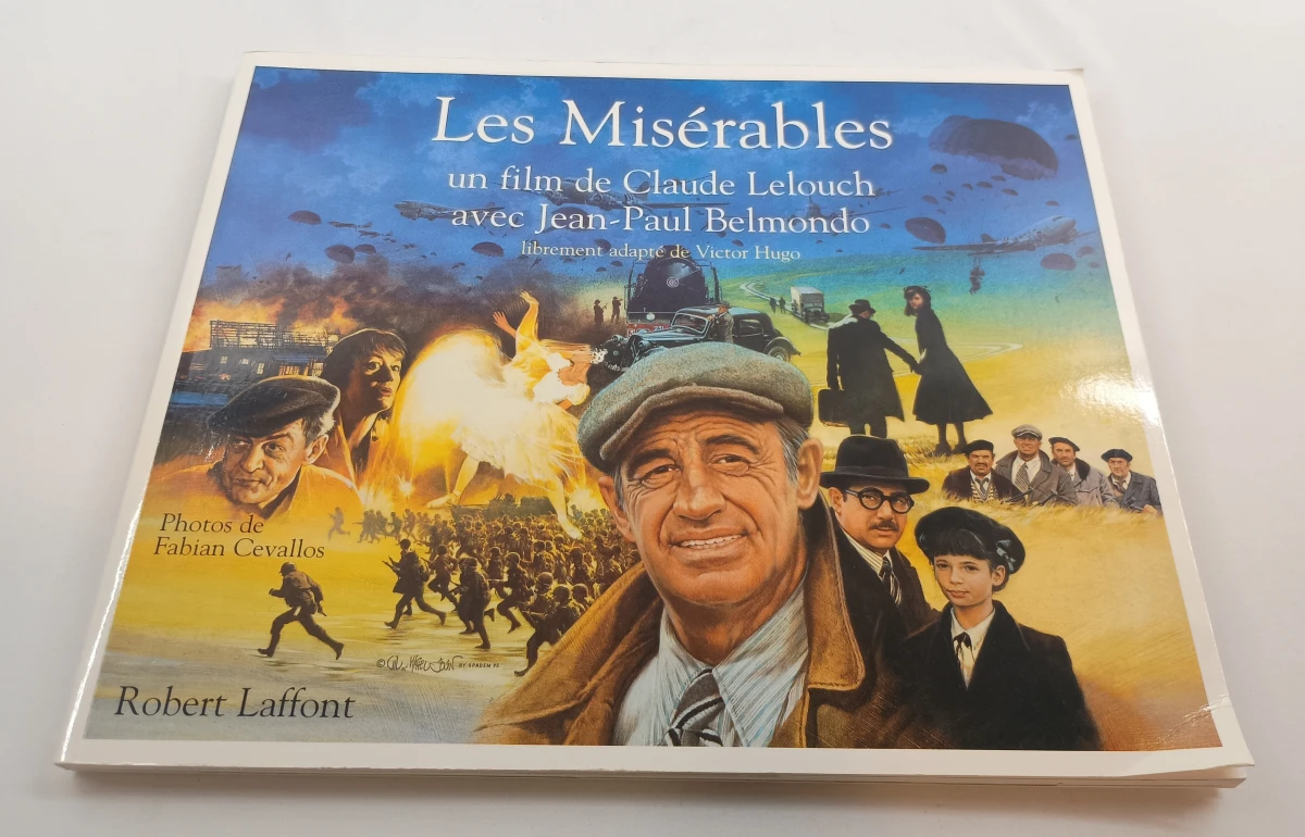 Groot lot boeken, tijdschriften en poster over Jean-Paul Belmondo