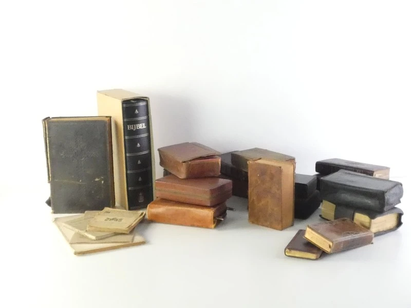 Interessante collectie oude kerkboeken