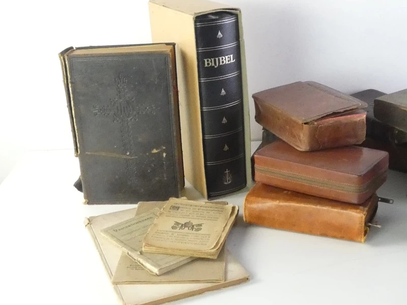 Interessante collectie oude kerkboeken