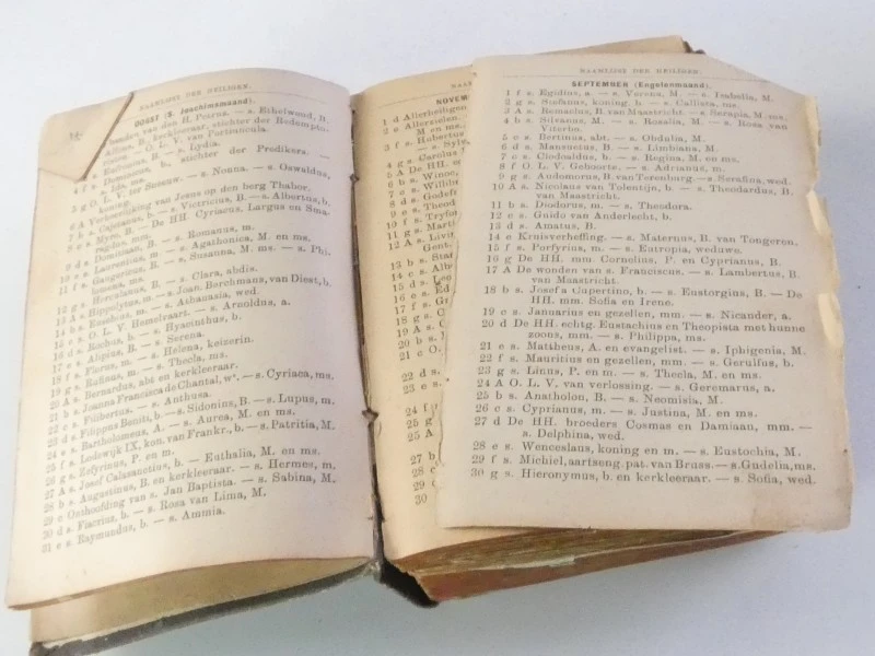 Interessante collectie oude kerkboeken