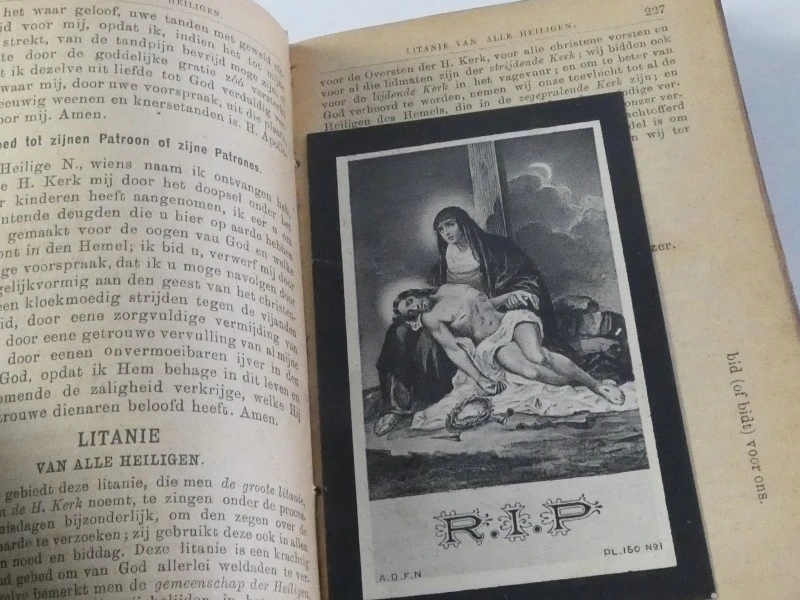 Interessante collectie oude kerkboeken