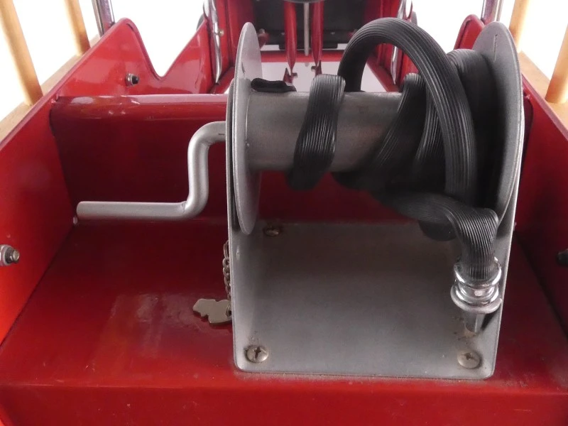 Trapauto - metalen brandweerwagen