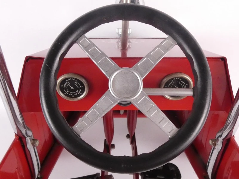Trapauto - metalen brandweerwagen