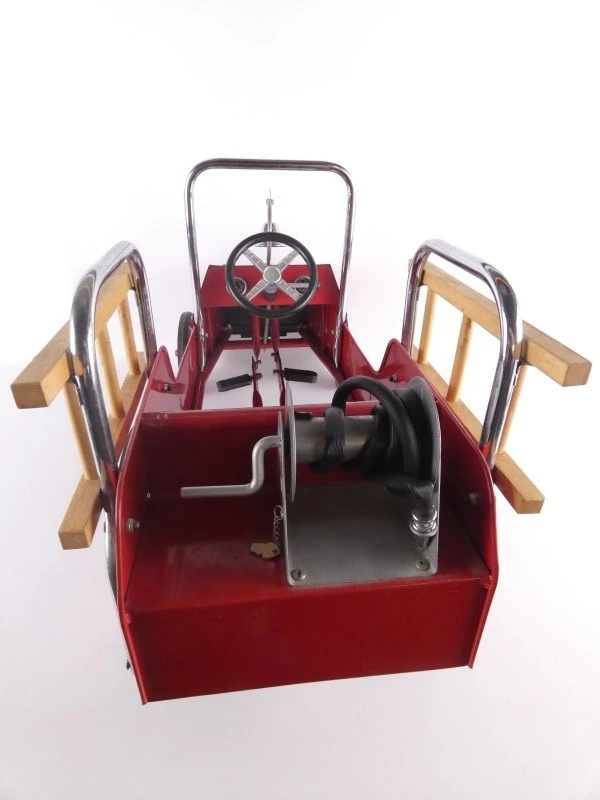 Trapauto - metalen brandweerwagen