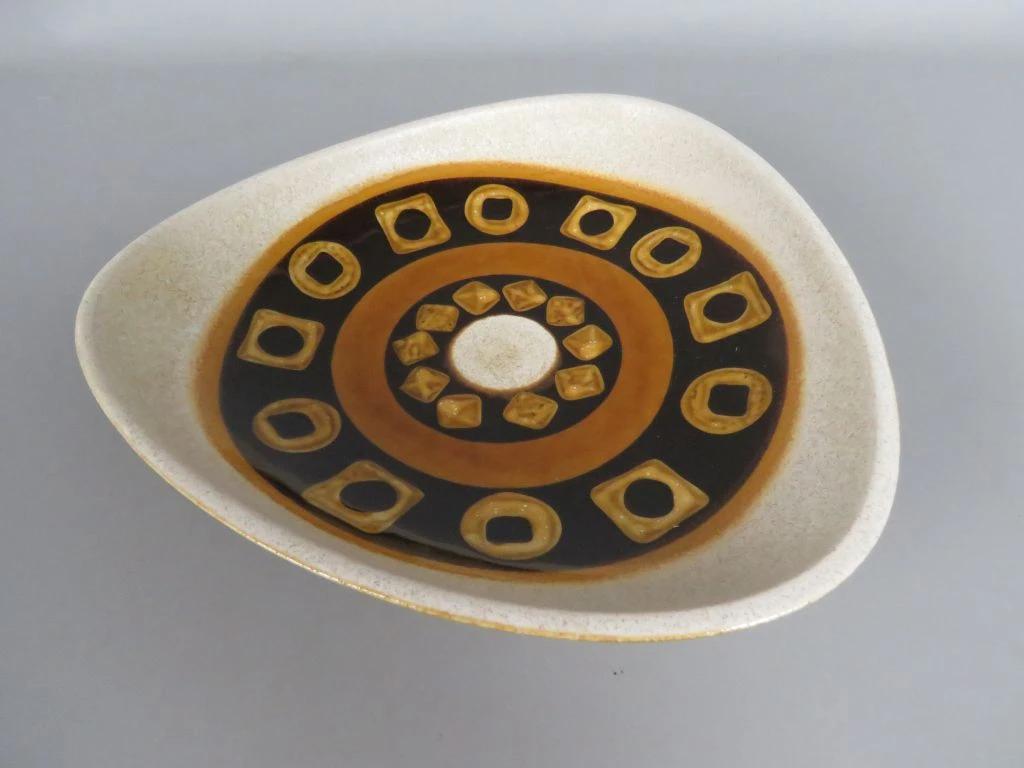 Vintage decoratief keramisch schaaltje uit Duitsland