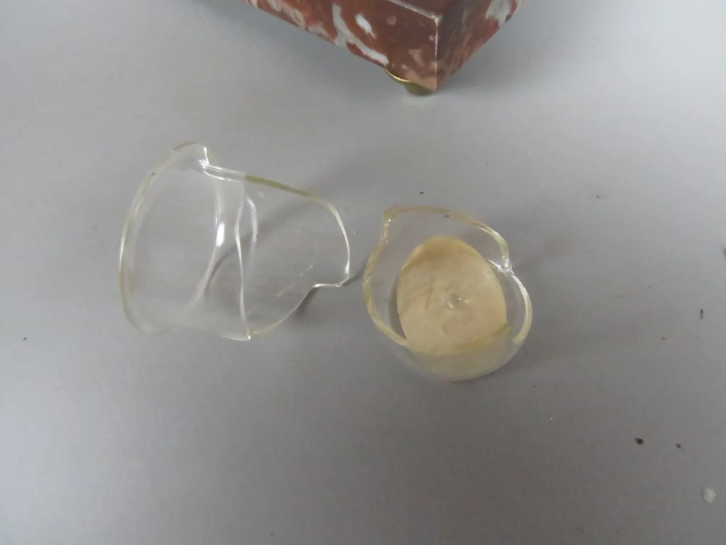 Marmeren inktpot met glazen binnenpotje