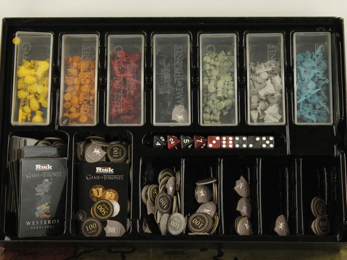 Risk bordspel Game of Thrones Deluxe editie met Blu-ray seizoenen
