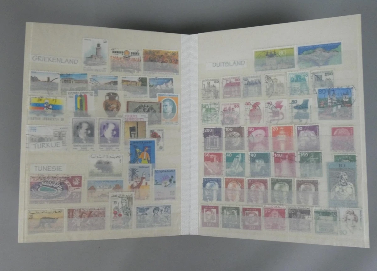 Gevuld Postzegelalbum - Diverse landen