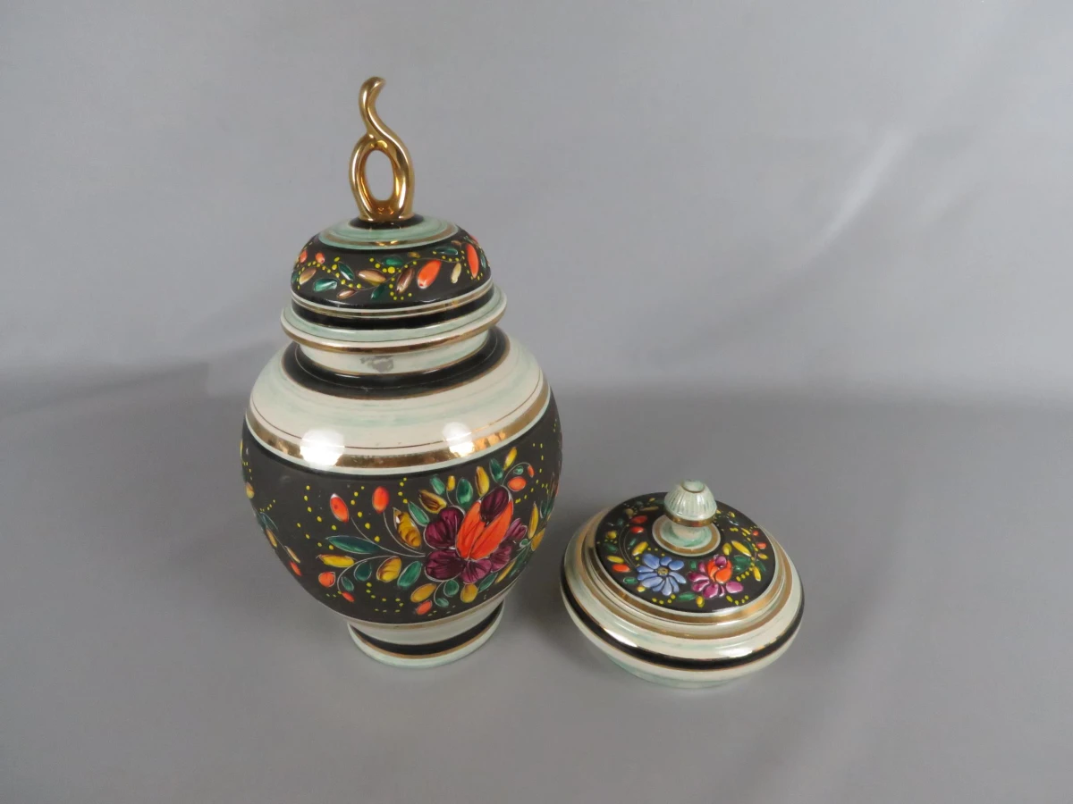 H. Bequet Quaregnon vaas en pot met deksel