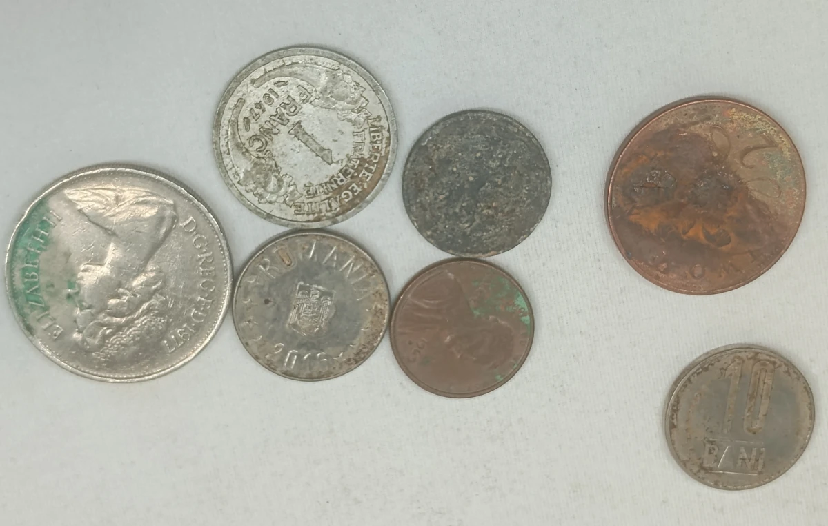 Verzameling munten en bankbiljetten uit diverse landen
