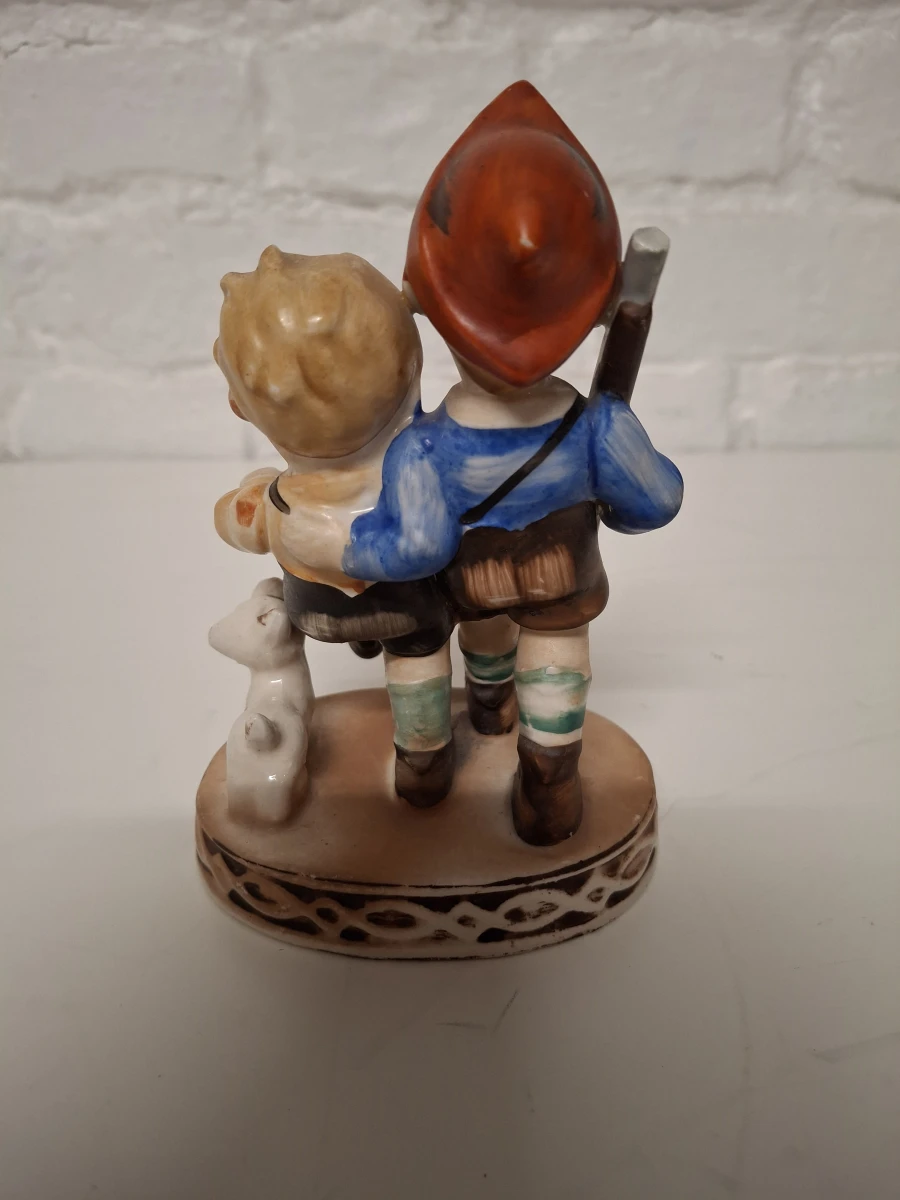 Vintage beeldje in Hummel-stijl