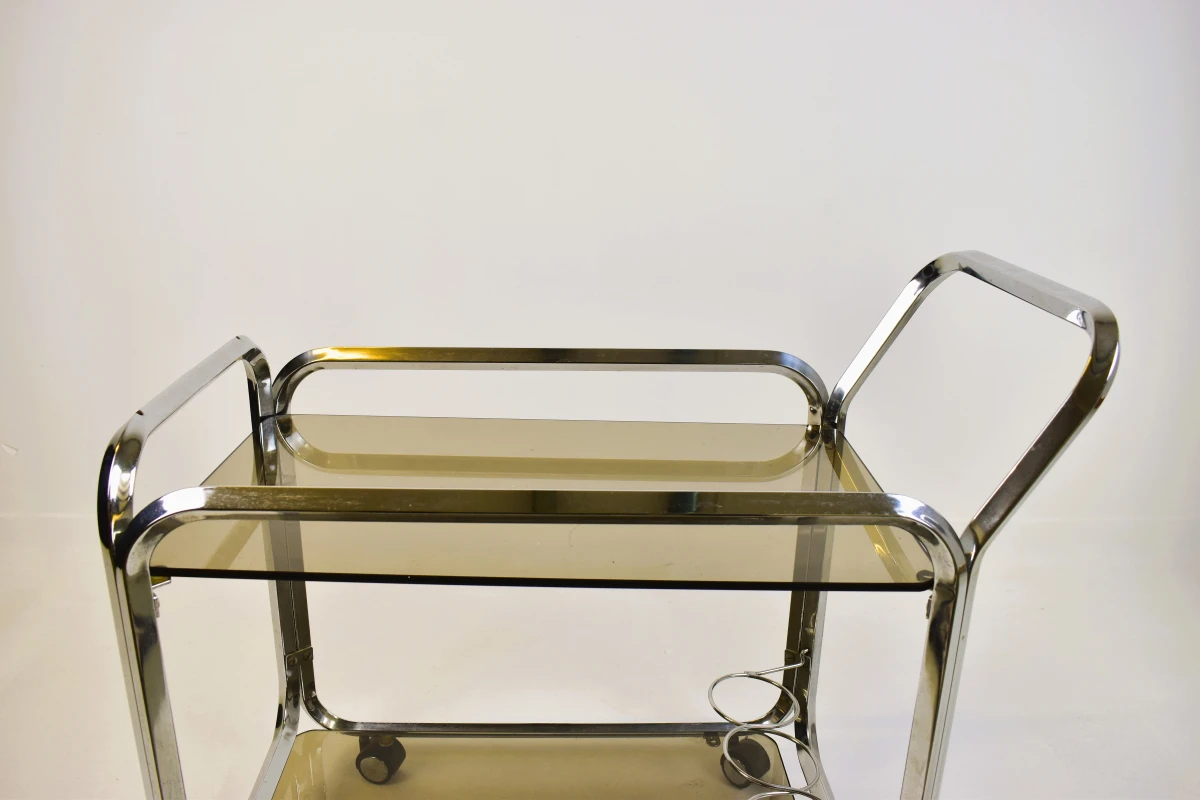 Vintage metalen en glazen serveerwagen met wieltjes