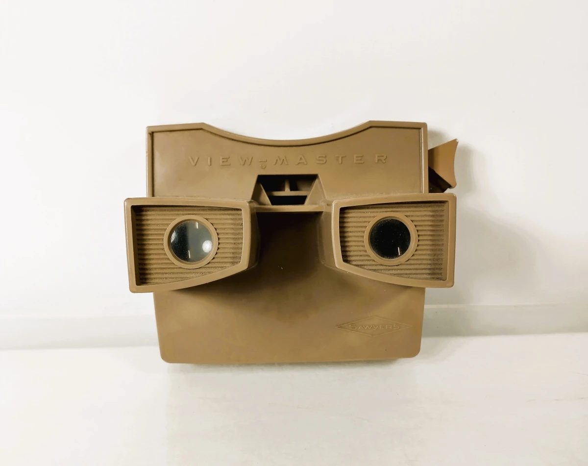 Lot van 2 vintage View-Master stereokijkers met diareeksjes, Sawyer's en GAF, jaren 1960–1980 - foto 2