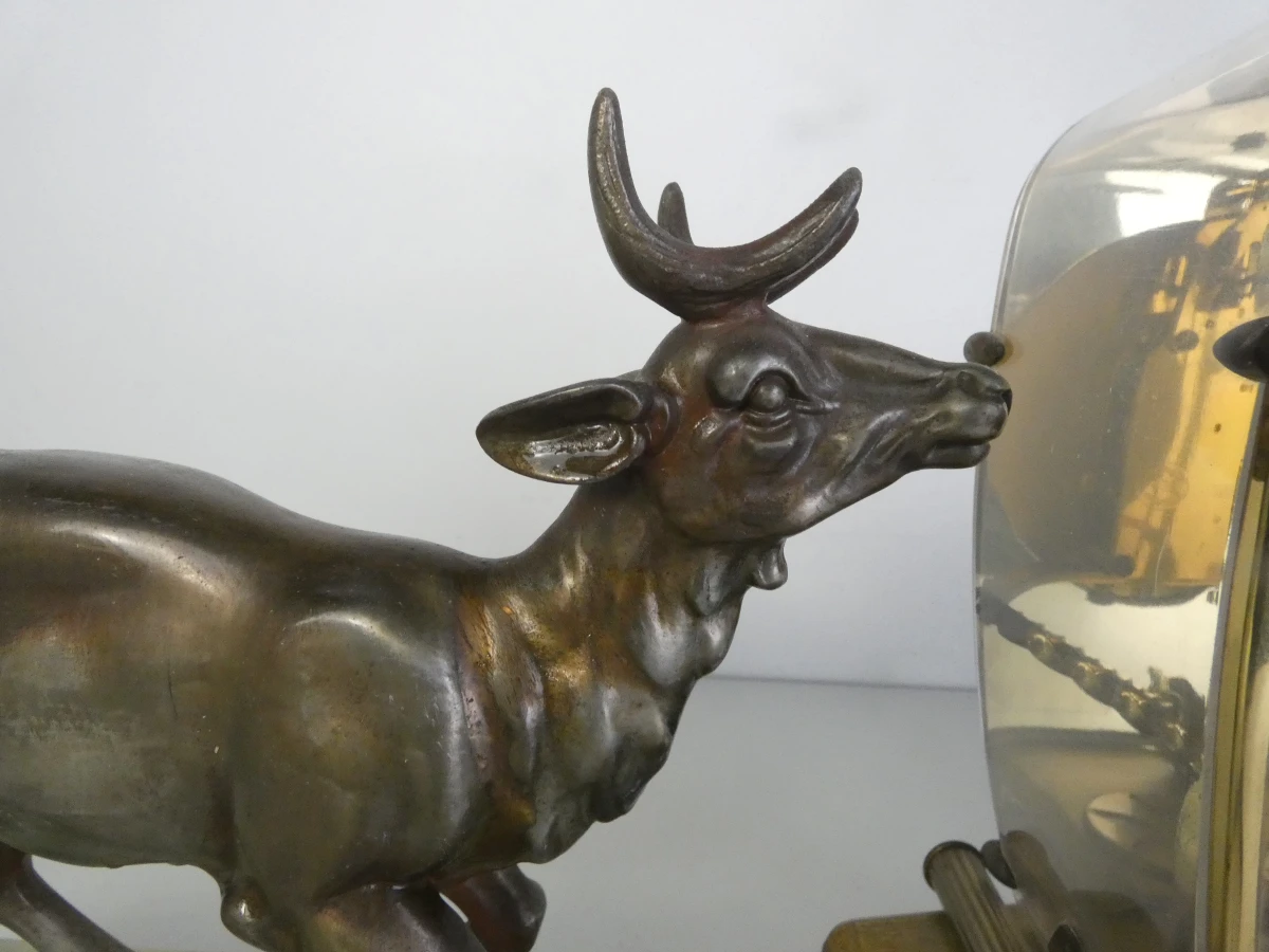 Vintage Art Deco tafelklok met herten