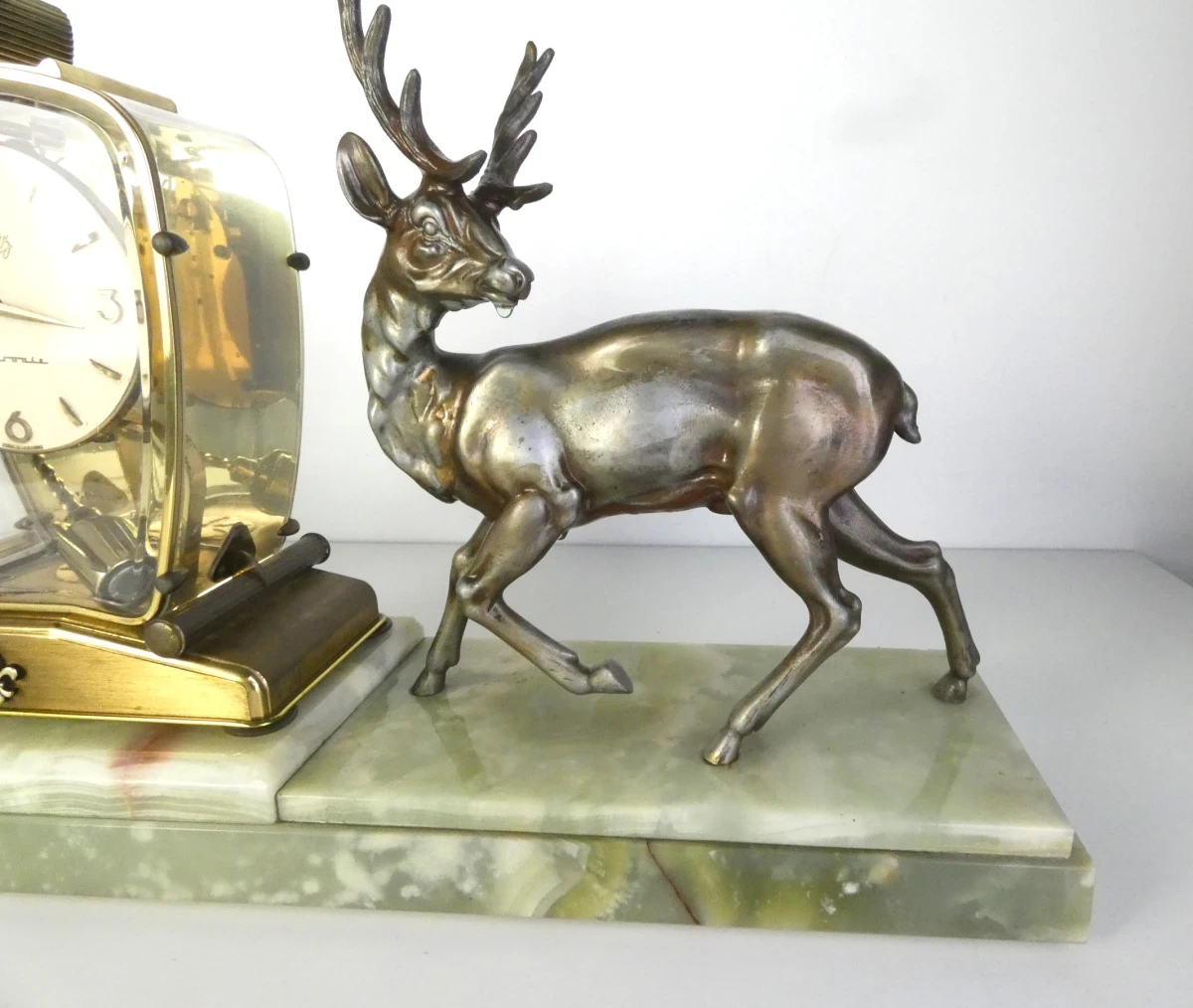 Vintage Art Deco tafelklok met herten