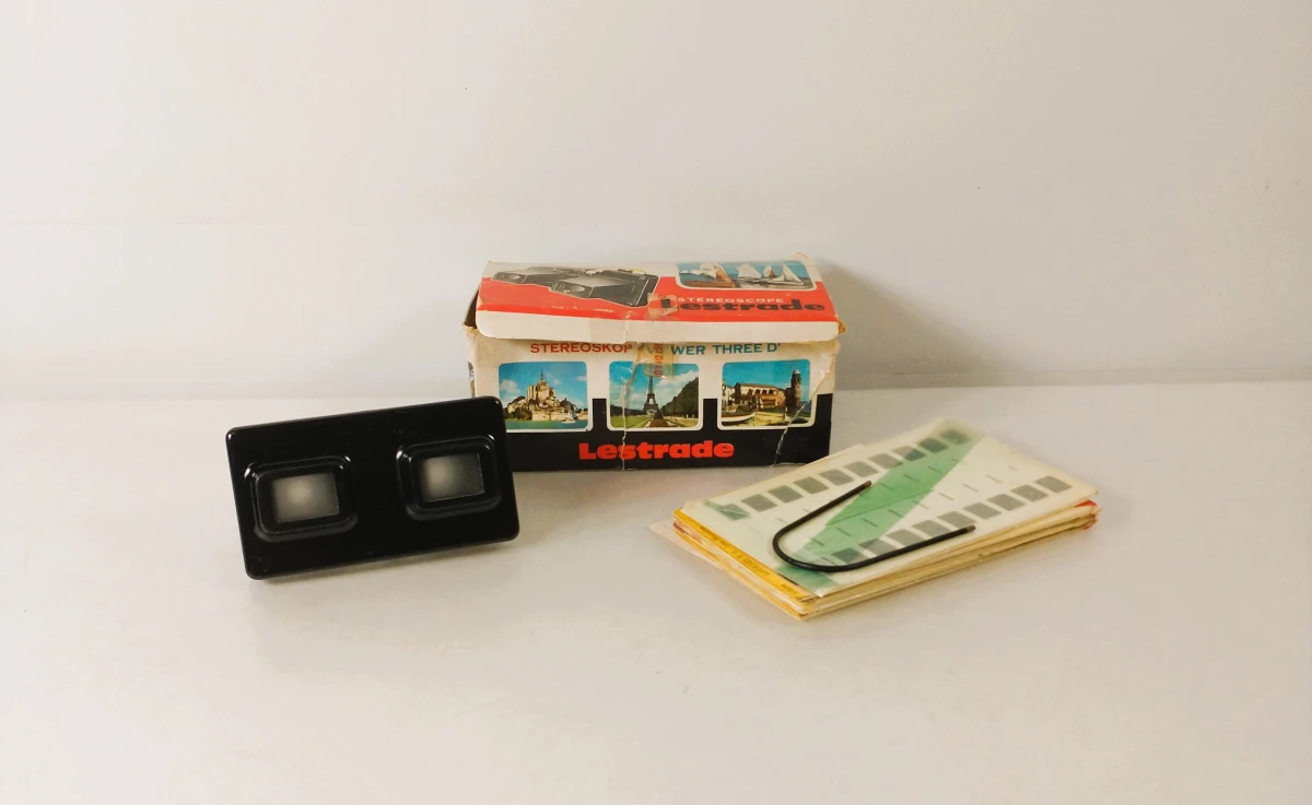 Lestrade stereoscoop met 7 stereodia's en originele doos, Frankrijk, jaren 1960–1970