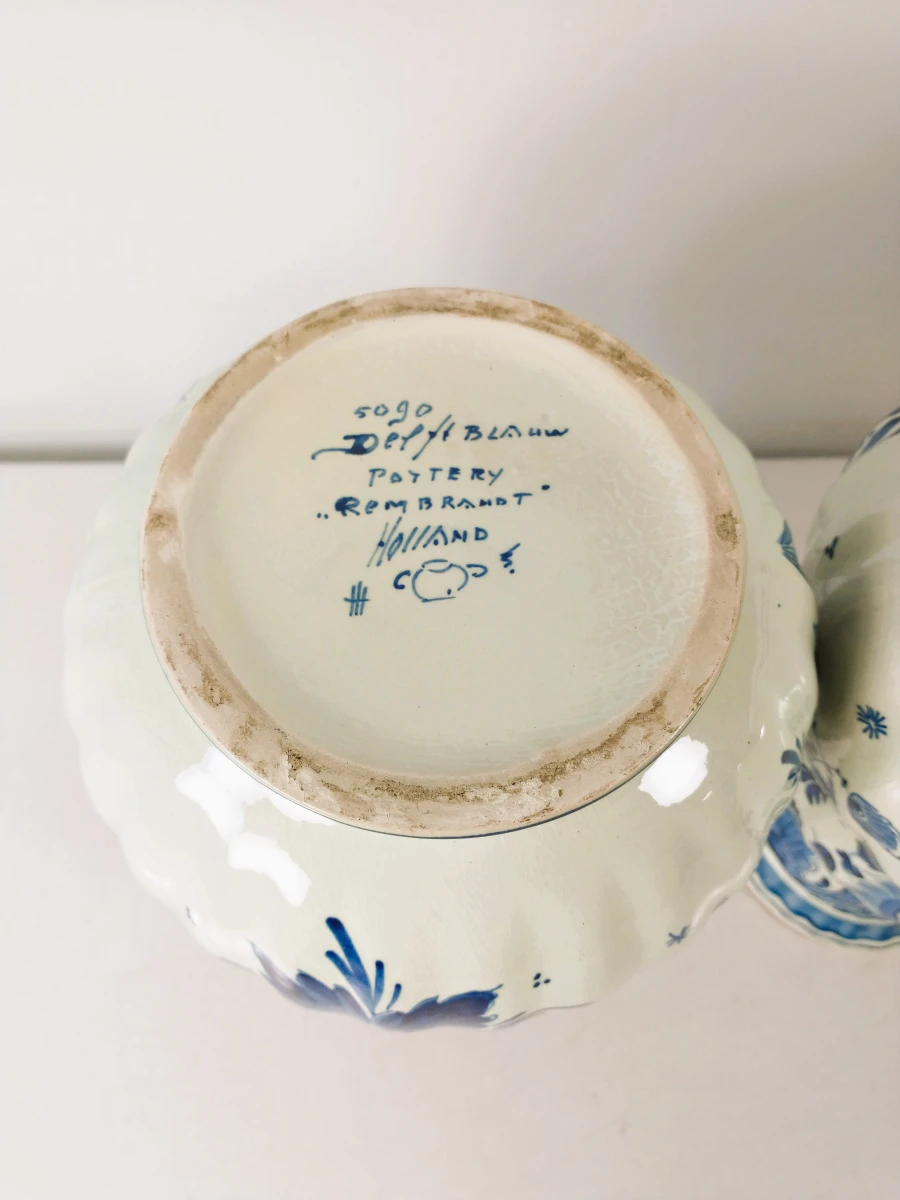 Paar Delft Blue Pottery Rembrandt vazen, handbeschilderd, jaren 1970