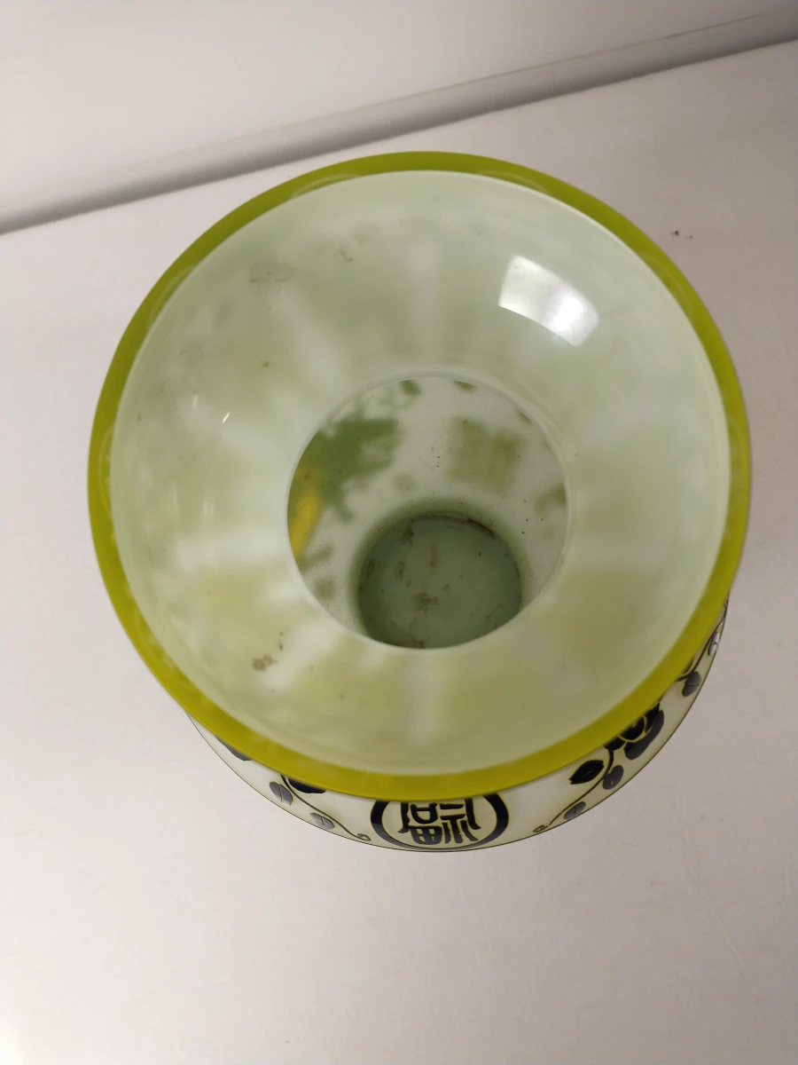Chinese decoratieve vaas van opaalglas met osmotieven, ca. 1970–1990 - foto 6
