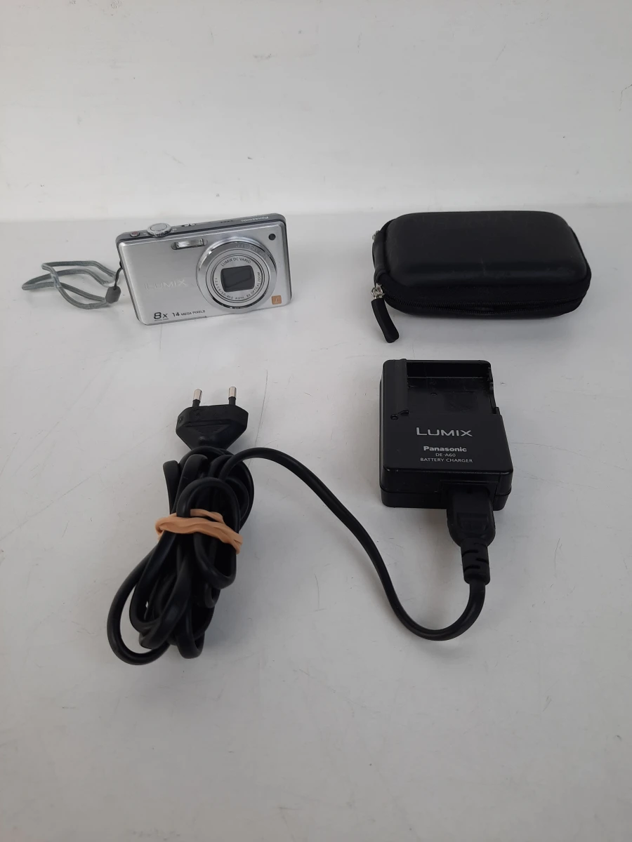 Panasonic Lumix DMC-FS30 Compact Camera – Complete Set met Lader & Tas
