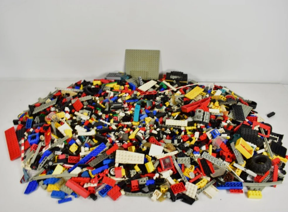 Grote verzameling LEGO bouwstenen met blik
