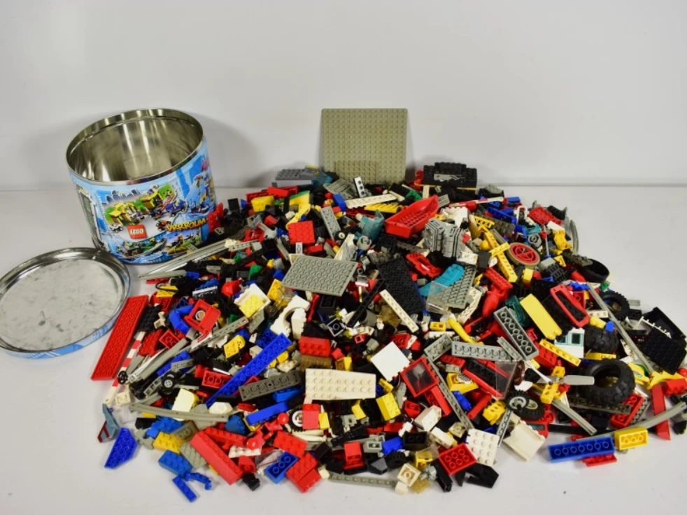 Grote verzameling LEGO bouwstenen met blik