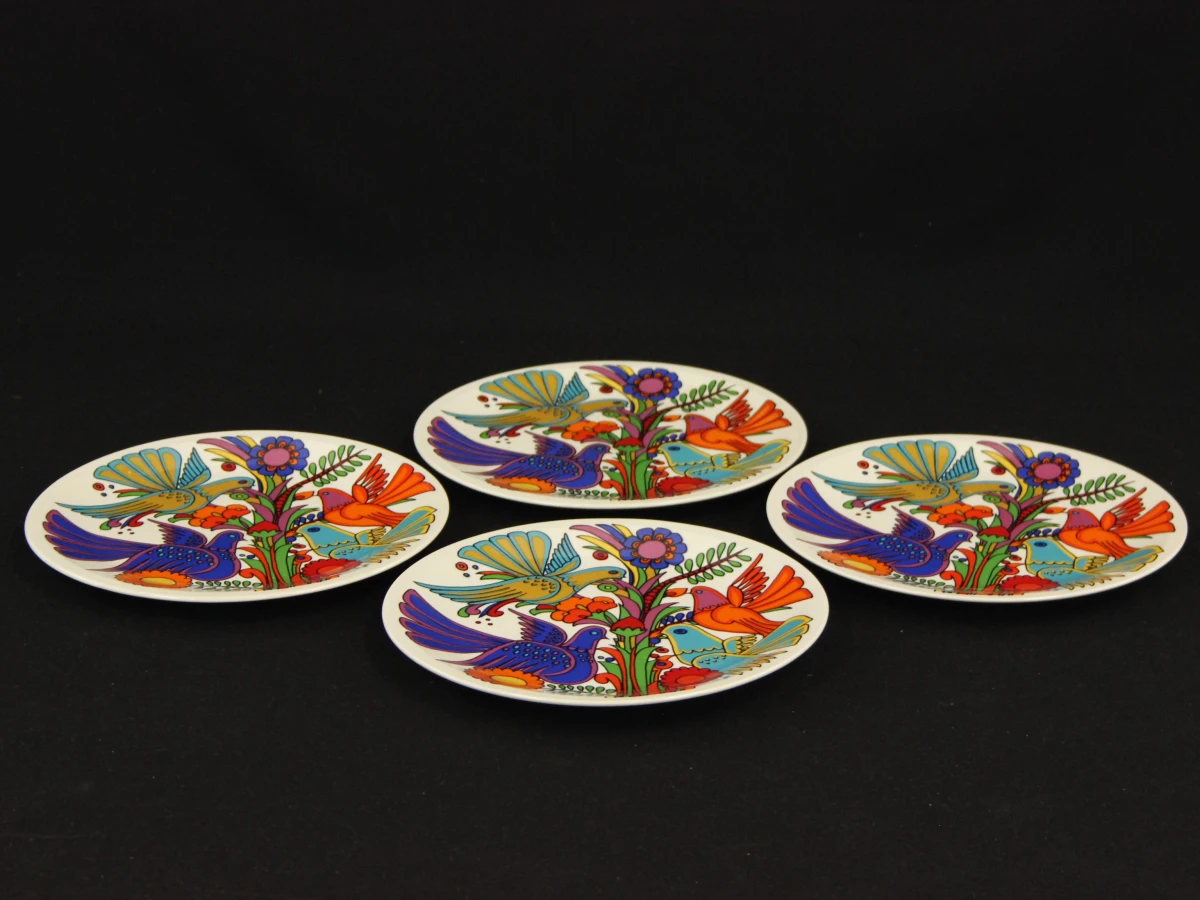 Villeroy & Boch 35 Acapulco serviesartikelen  met kleurrijk vogelmotief