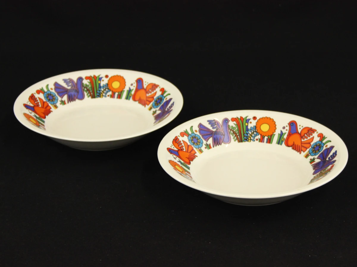 Villeroy & Boch 35 Acapulco serviesartikelen  met kleurrijk vogelmotief