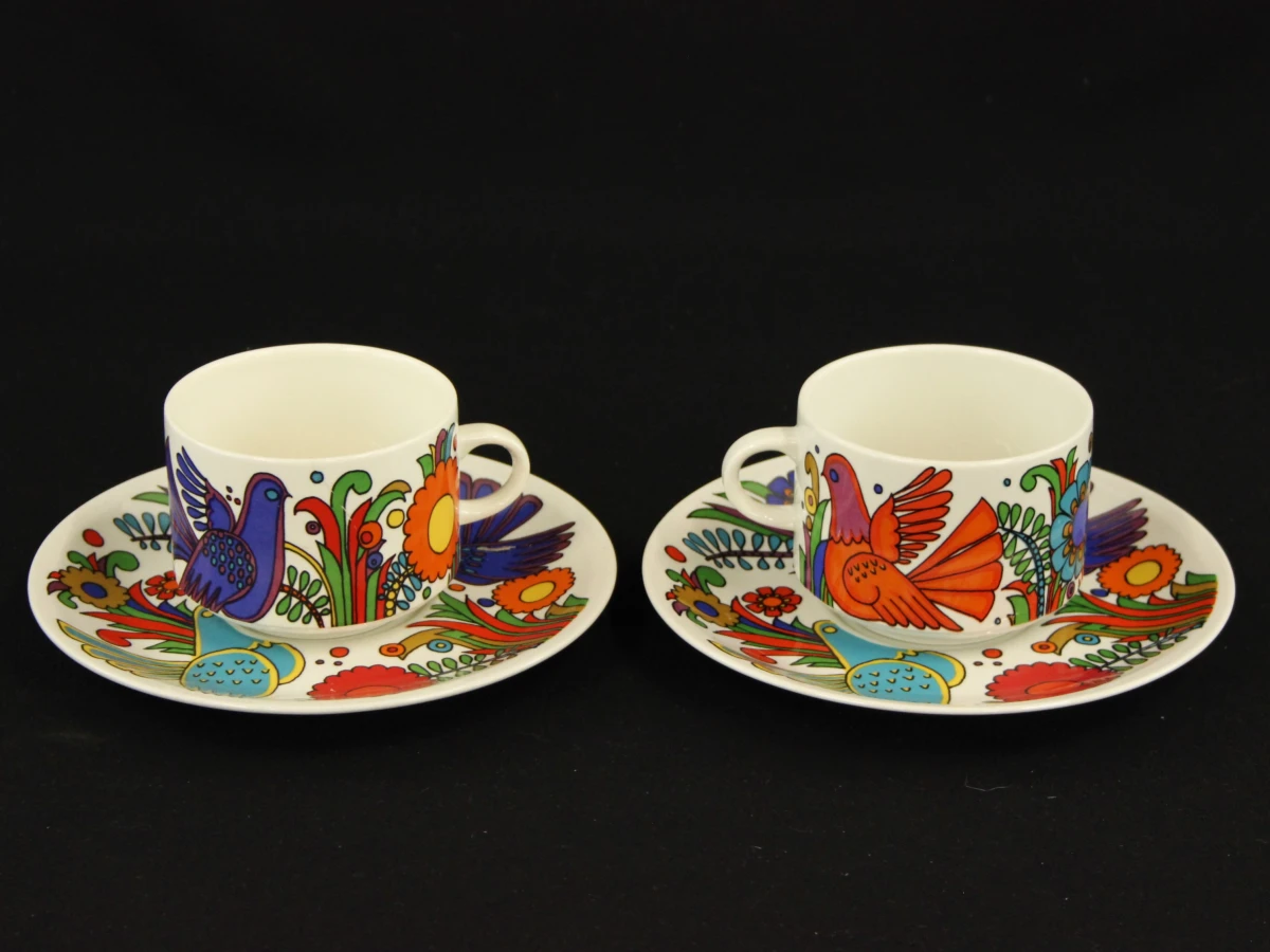Villeroy & Boch 35 Acapulco serviesartikelen  met kleurrijk vogelmotief