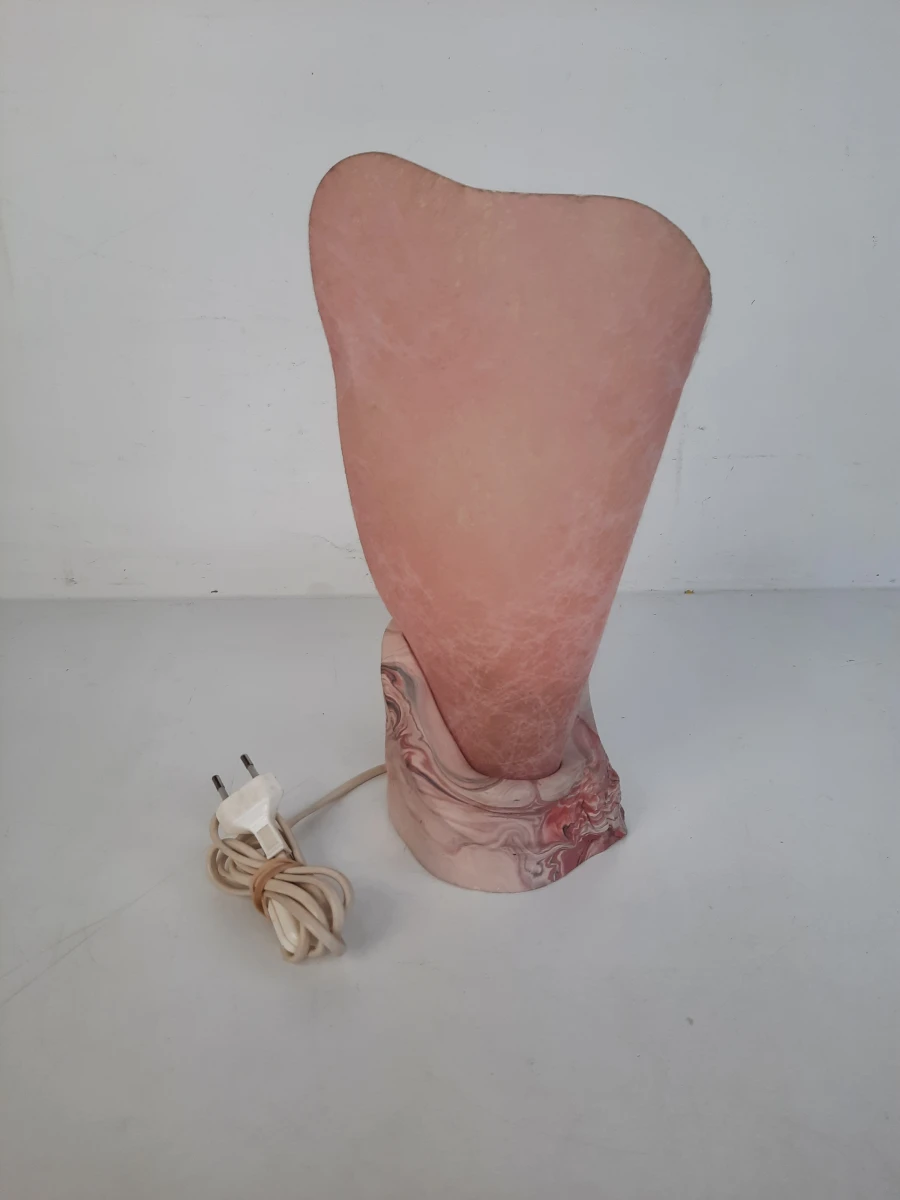 Sfeervolle Vintage Sculpturale Tafellamp – Marmerlook & Warm Licht