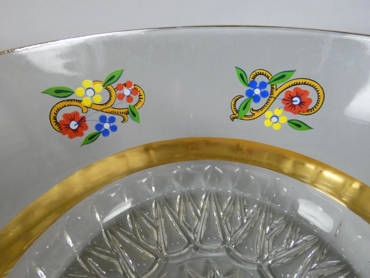 Glazen schalen set met bloemdecoratie