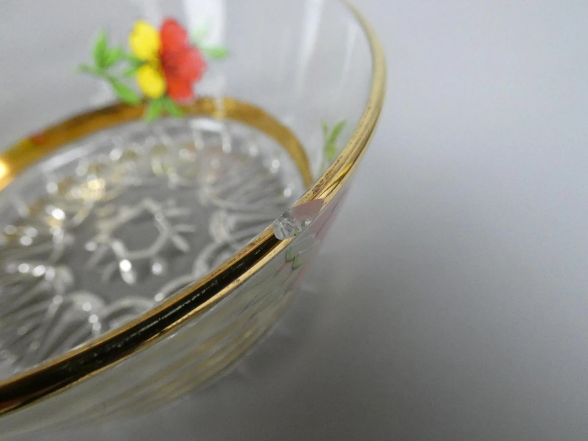 Glazen schalen set met bloemdecoratie