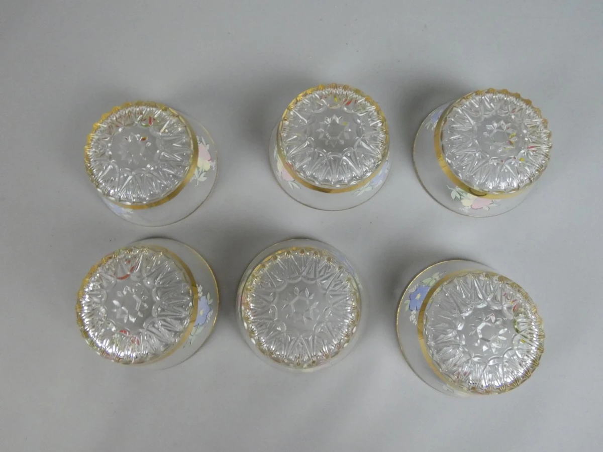 Glazen schalen set met bloemdecoratie