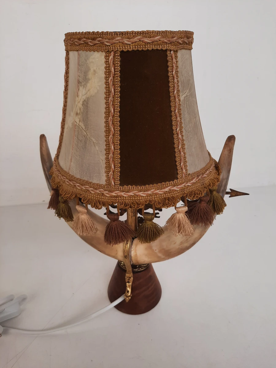 Unieke Vintage Tafellamp van Dierenhoorn & Messing Beslag – Hollywood Regency / Jagdstil - foto 4