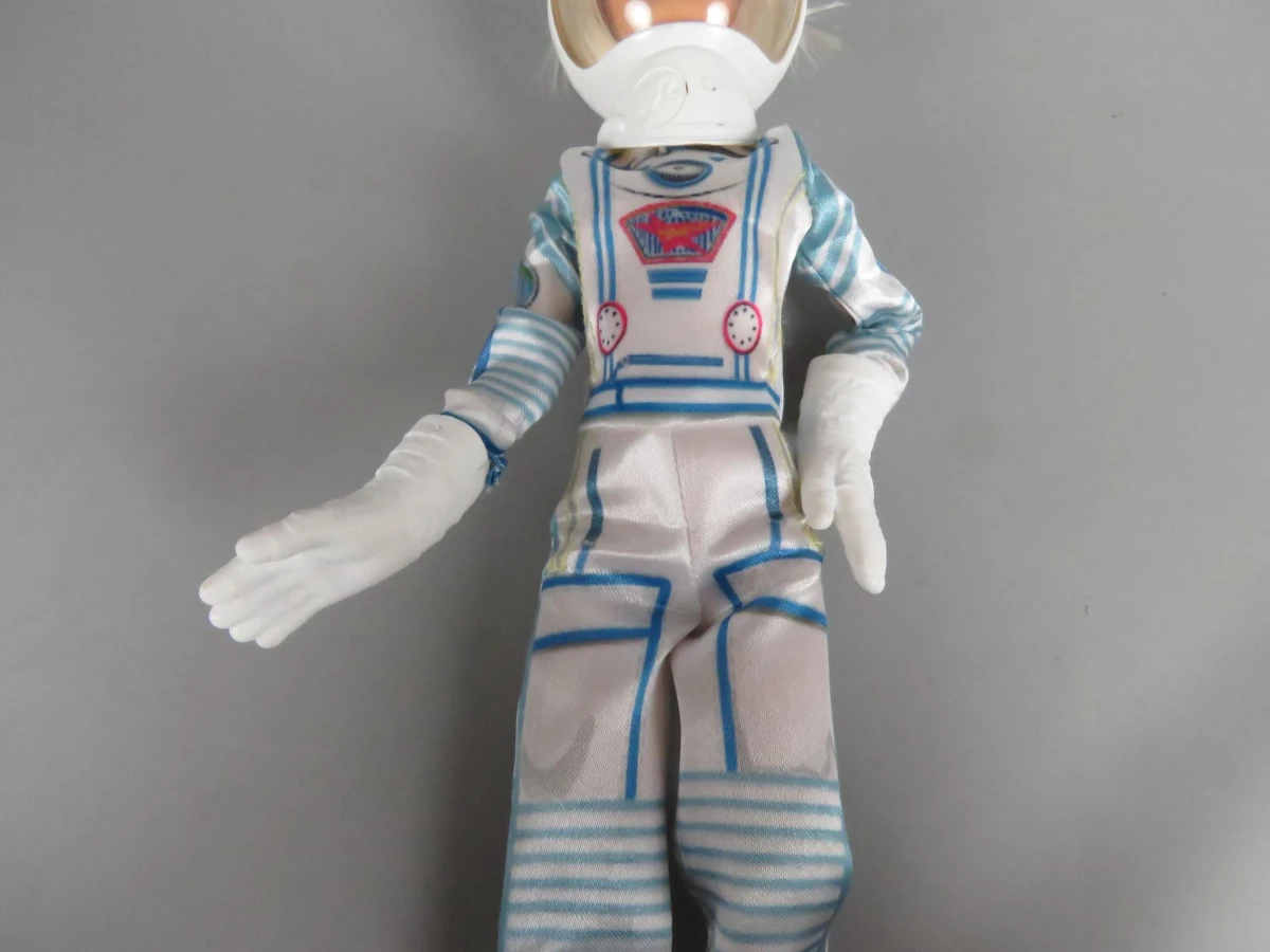 Astronaut Barbie pop