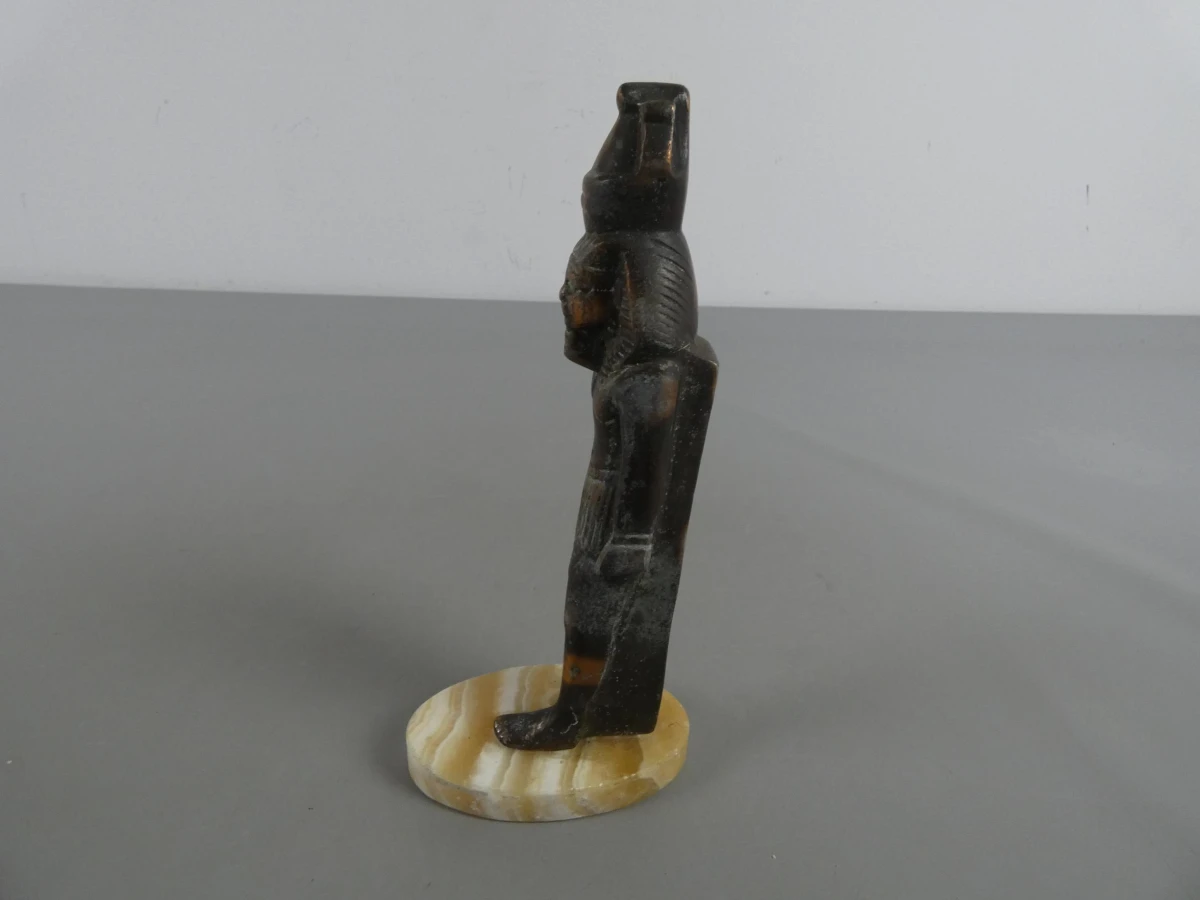 Koperen Egyptisch Beeldje op Marmeren Voet