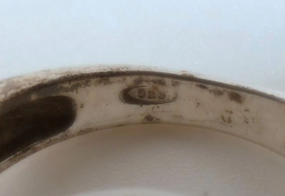 Ring met ruwe structuur maat 52