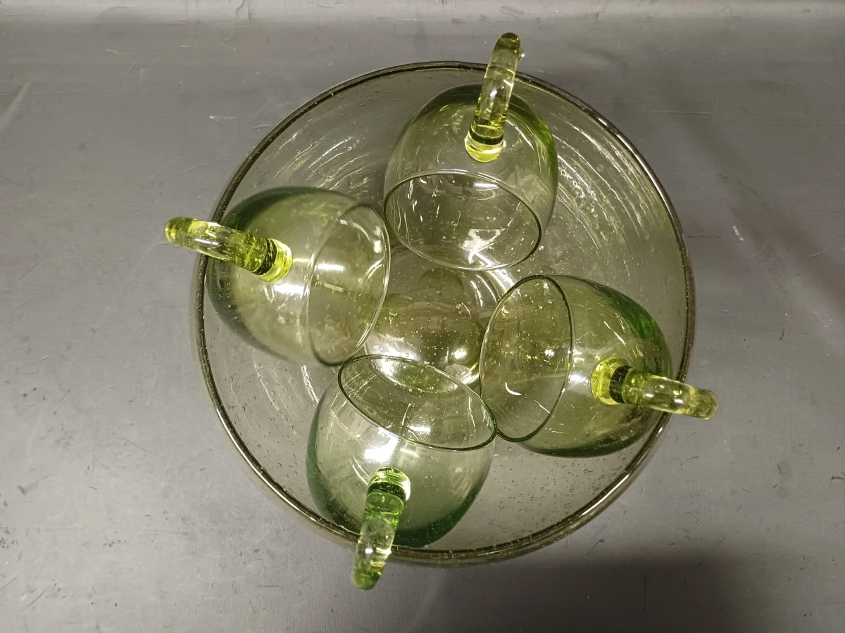Vintage punchservies