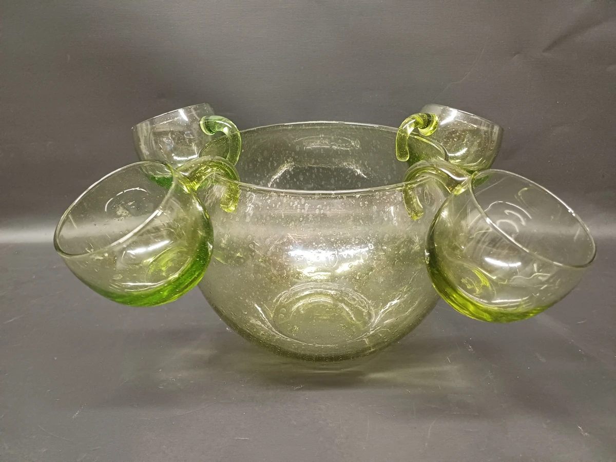 Vintage punchservies