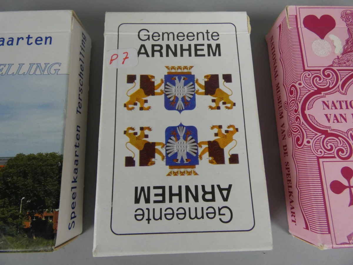 Verzameling van 6 diverse speelkaarten doosjes