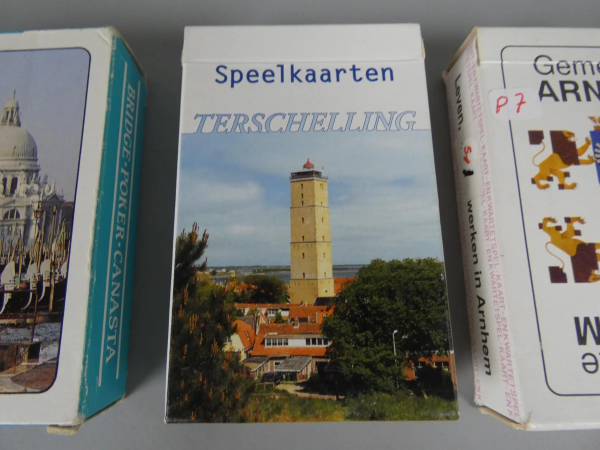 Verzameling van 6 diverse speelkaarten doosjes