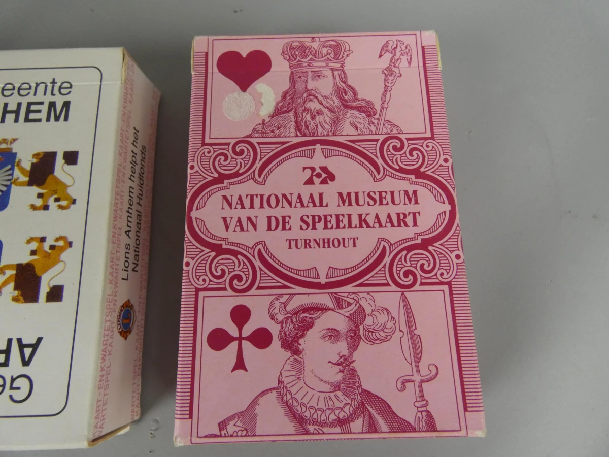 Verzameling van 6 diverse speelkaarten doosjes