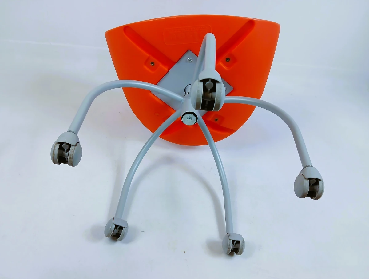 Oranje Italiaanse design bureaustoel op wieltjes, Bisou-Azzolinituper - foto 7